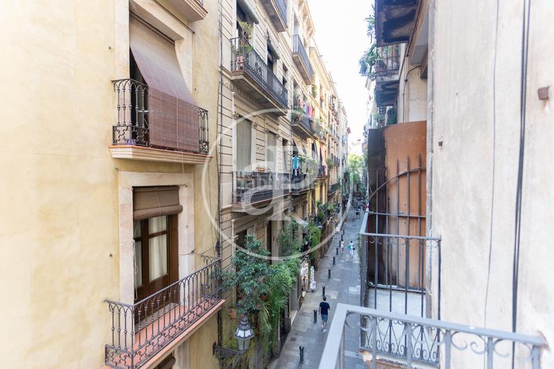 Foto 020007b4-64df-4b6e-acb9-5c61fcb68743. Piso  en venta en calle sant jacint en St. Pere - Sta. Caterina - El Born Barcelona