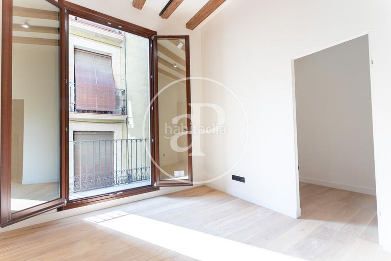 Foto 185206f6-b82b-47ae-bb97-e7efd4ff95d7. Piso  en venta en calle sant jacint en St. Pere - Sta. Caterina - El Born Barcelona