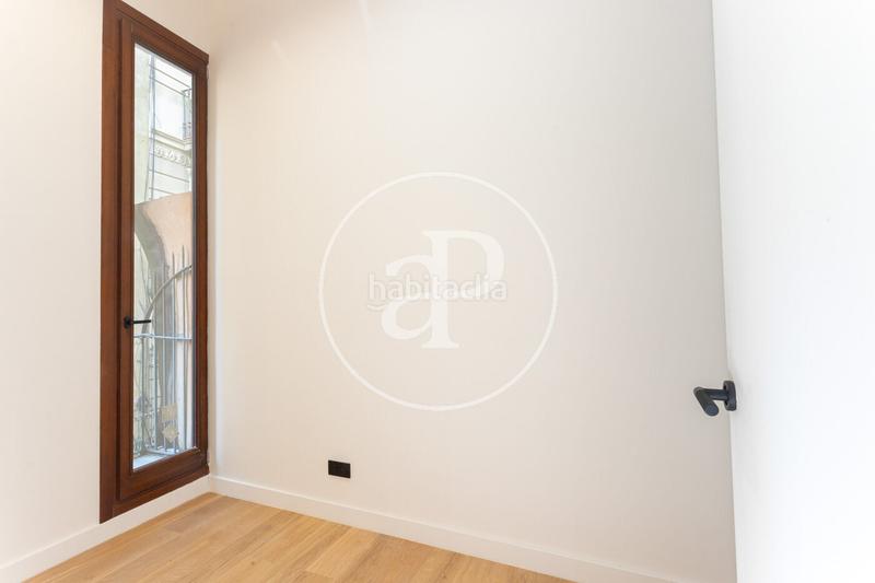 Foto 1d6d542e-394e-434a-8768-c3cecbdf66ac. Piso  en venta en calle sant jacint en St. Pere - Sta. Caterina - El Born Barcelona