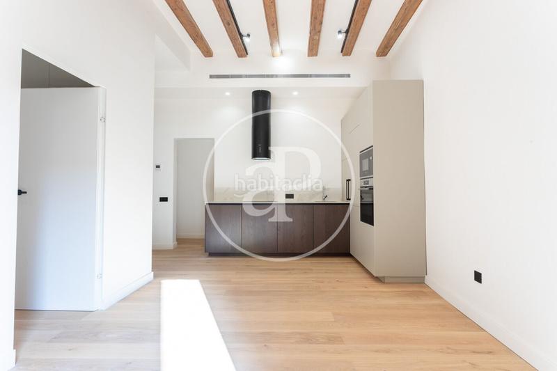Foto 70c9eb9f-02a3-4c26-bee0-f408bfe87815. Piso  en venta en calle sant jacint en St. Pere - Sta. Caterina - El Born Barcelona