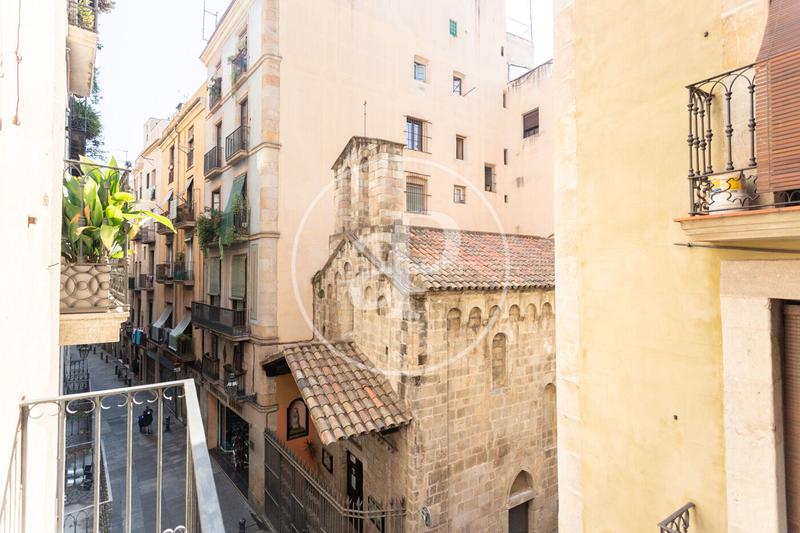 Foto 7126f0c9-893d-4585-9b5d-e42d7d3deee6. Piso  en venta en calle sant jacint en St. Pere - Sta. Caterina - El Born Barcelona