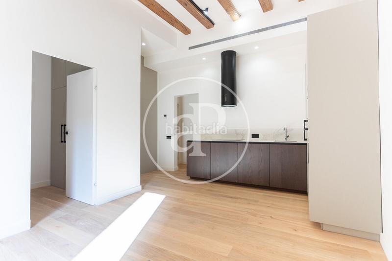 Foto d77b3b38-42d2-4806-86e4-486201ffe8cd. Piso  en venta en calle sant jacint en St. Pere - Sta. Caterina - El Born Barcelona