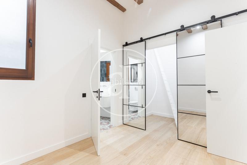 Foto f2e4baee-5ba5-4875-b7cd-c5397f6d9950. Piso  en venta en calle sant jacint en St. Pere - Sta. Caterina - El Born Barcelona