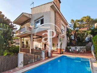 Casa a Godelleta. Chalet independiente en venta en cumbres de calicanto