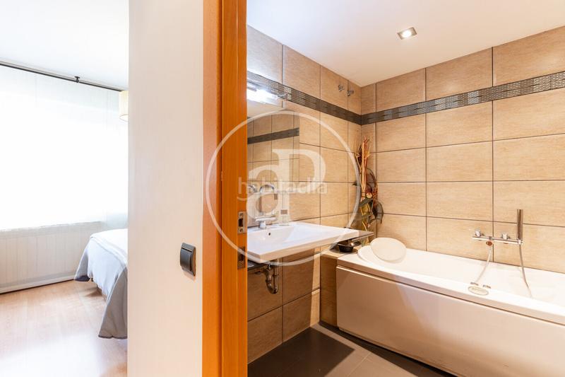 Foto 410445d0-fa49-44ab-83d9-fd81b01723d5. Casa a schiera con riscaldamento parcheggio piscina in Cerdanyola del Vallès