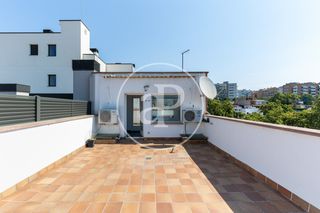 Casa a schiera  Carrer de la circumval lació baixa. Casa unifamiliar en venta en cerdanyola del vallès