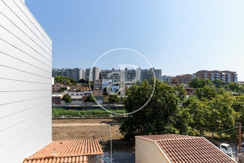 Foto e51e0b4c-47cd-4542-b651-0711b55e908a. Casa adosada casa unifamiliar en venta en Centre-Cordelles Cerdanyola del Vallès