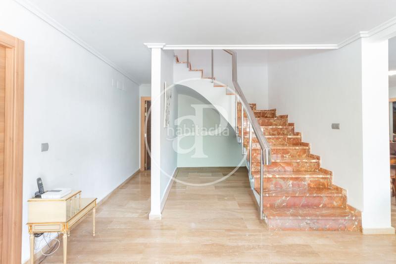 Foto e30fd55a-3025-4fc7-b0a1-c09def89afac. Casa chalet independiente en venta en cumbres de calicanto en Godelleta