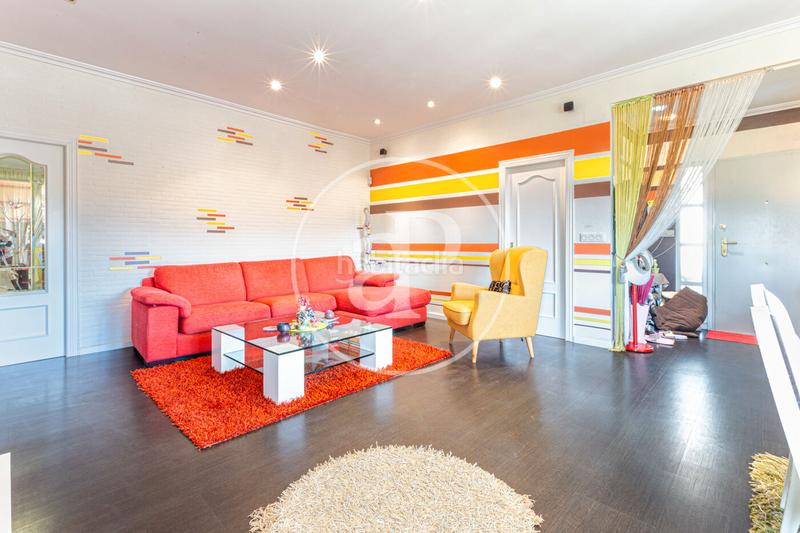 Foto 1dd83bbe-74f7-46b8-a7a1-94569fa4c630. Casa chalet independiente en venta en monserrat en Corbins