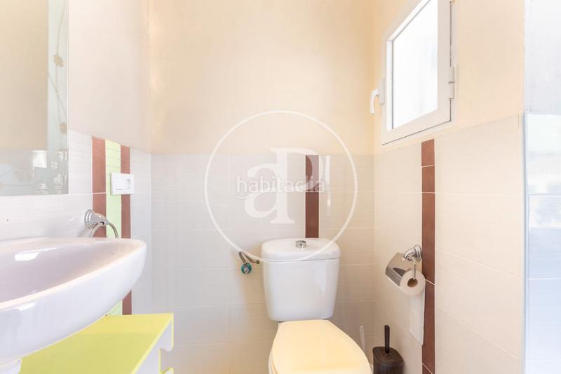 Foto 62446792-982f-4886-a41c-87a13c2a41b0. Casa chalet independiente en venta en monserrat en Corbins