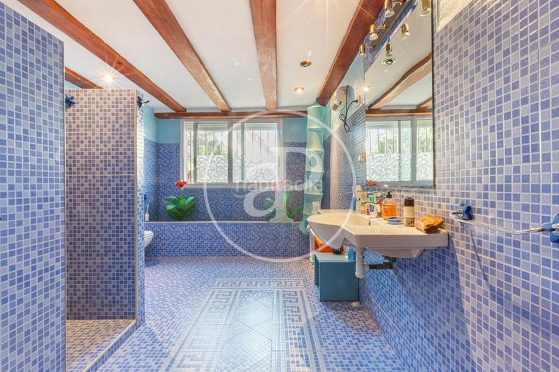 Foto 8b0f91ee-553f-4d6f-8eaa-81fcffe39126. Casa chalet independiente en venta en monserrat en Corbins
