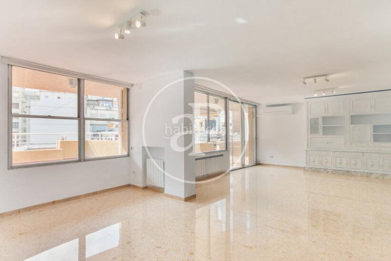 Foto d8a5ddfe-fcd6-40f0-8e05-624d21b0a249. Alquiler piso  en alquiler en san francesc en Valencia