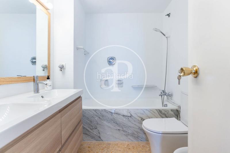 Foto 9bf0b30c-1e64-4709-aa1a-1119113bad2d. Location appartement avec chauffage parking dans Sant Francesc Valencia