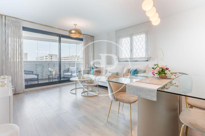 Foto 0db094fc-e9ab-45c0-8a43-67331557d0a0. Rent flat with heating parking pool in Malilla Valencia
