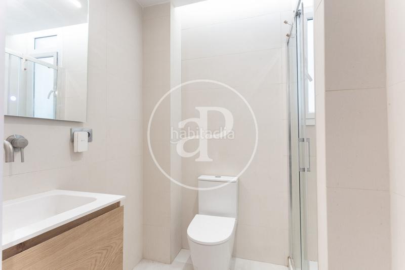 Foto f64f973d-992d-449c-88cb-02bd6a302759. Alquiler piso  en alquiler de tres habitaciones dobles en calle valencia eixample esquerra en Barcelona