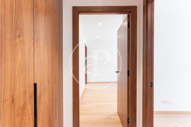 Foto f00b7d5a-c56f-4ce1-9f89-531db273a681. Àtic amb calefacció aparcament a Centre - Estació Sant Cugat del Vallès