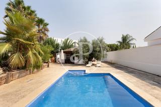 Maison à Los Pinares-La Masia. Casa en venta en bétera