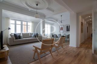 Etagenwohnung in C. del Hospital