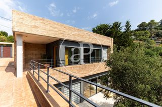 House in La Floresta. Casa en venta en sant cugat