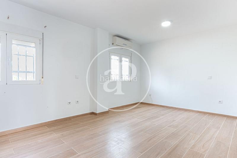 Foto 0df7aa85-eb00-469a-8b45-e3393e94c584. Casa chalet urbano en venta en Cheste