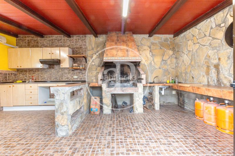 Foto 4ee57954-26ae-451e-aff6-107a66a3e222. Casa chalet urbano en venta en Cheste