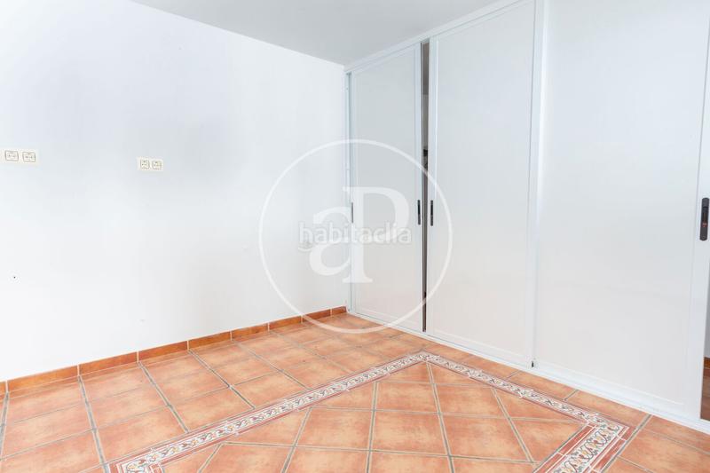 Foto b3130e35-8aad-455d-b1f3-a63b31965996. Casa chalet urbano en venta en Cheste