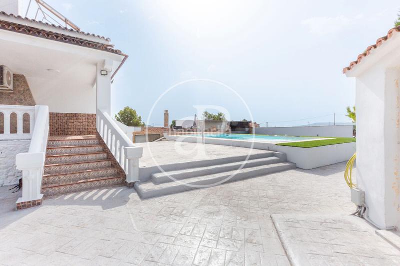 Foto be84e050-64f9-49df-94ed-2eea6e17615d. Casa chalet urbano en venta en Cheste