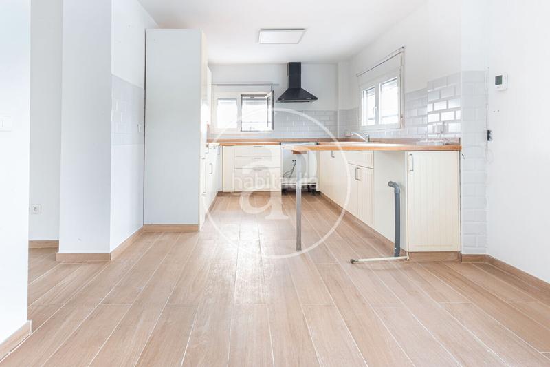 Foto e0e8638f-7fa5-40b1-915e-8340fc7ab945. Casa chalet urbano en venta en Cheste