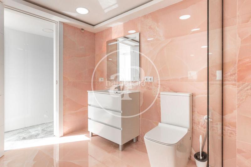 Foto f3ad8108-ff5f-467c-bd25-7239375b9c47. Casa chalet urbano en venta en Cheste
