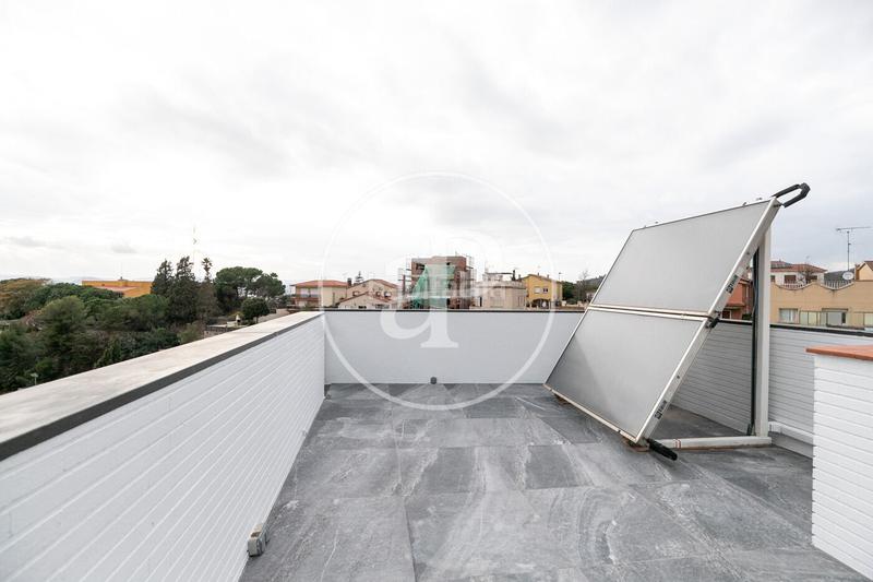 Foto c2c0b062-587c-43e1-a9bd-b3d3ba2edb0d. Affitto casa bifamiliare con riscaldamento parcheggio in Sant Just Desvern