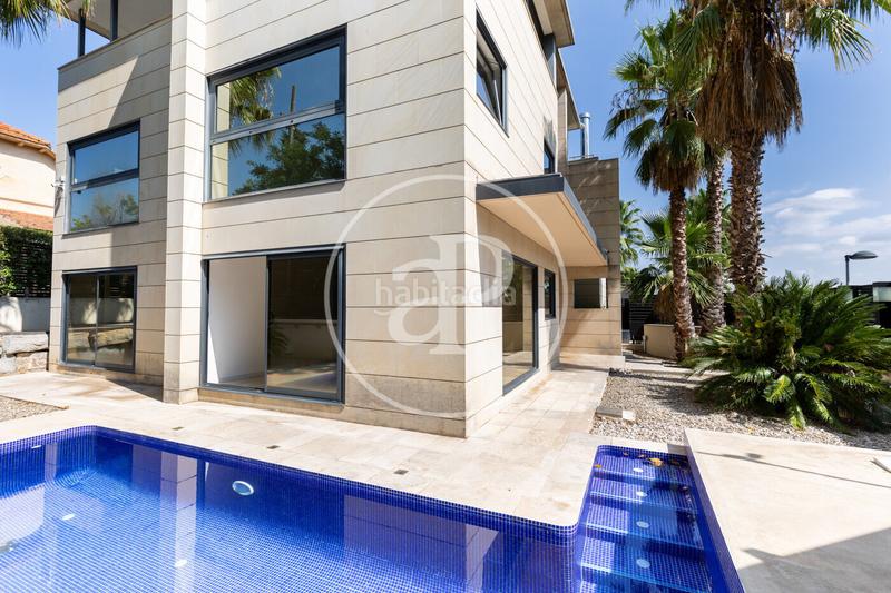 Foto 0d38c421-639a-4f95-bd4e-b99d1e95f53a. Casa amb calefacció aparcament piscina a Valldoreix Sant Cugat del Vallès