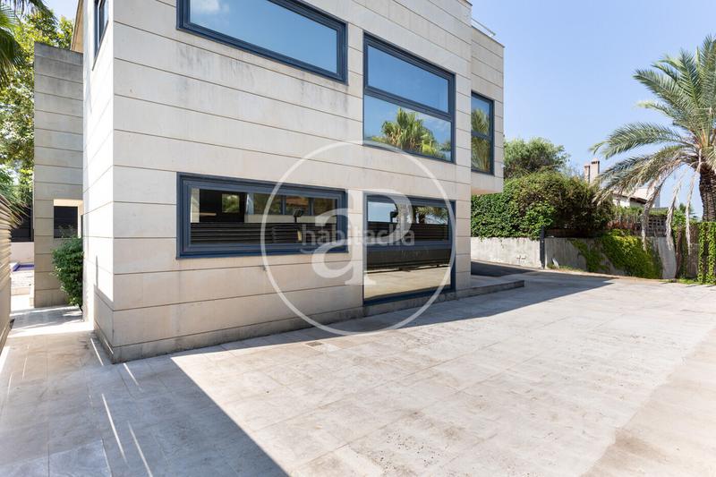 Foto 4f958130-e872-4ca1-99d0-bc90b530ec88. Casa amb calefacció aparcament piscina a Valldoreix Sant Cugat del Vallès