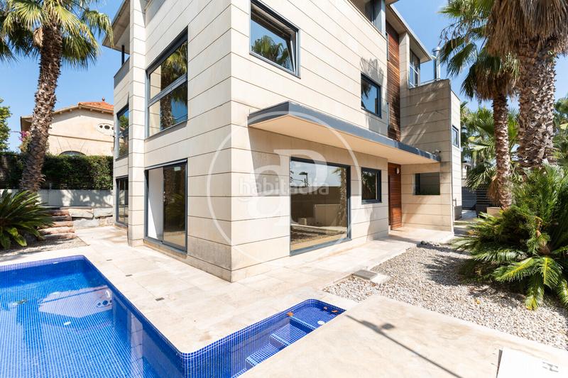Foto 52fc4cce-431a-425b-a663-0958c903d76f. Casa amb calefacció aparcament piscina a Valldoreix Sant Cugat del Vallès