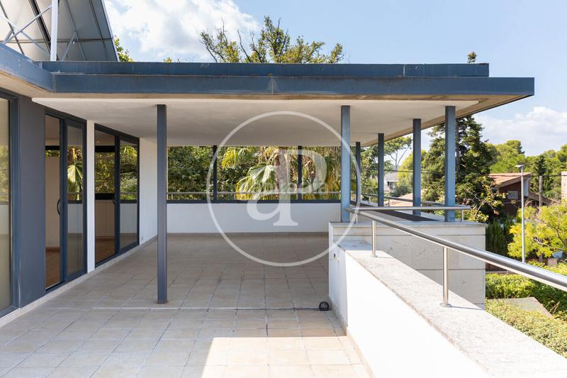 Foto a7245f4d-0b63-4fbe-932f-b98e5bcd640e. Casa amb calefacció aparcament piscina a Valldoreix Sant Cugat del Vallès
