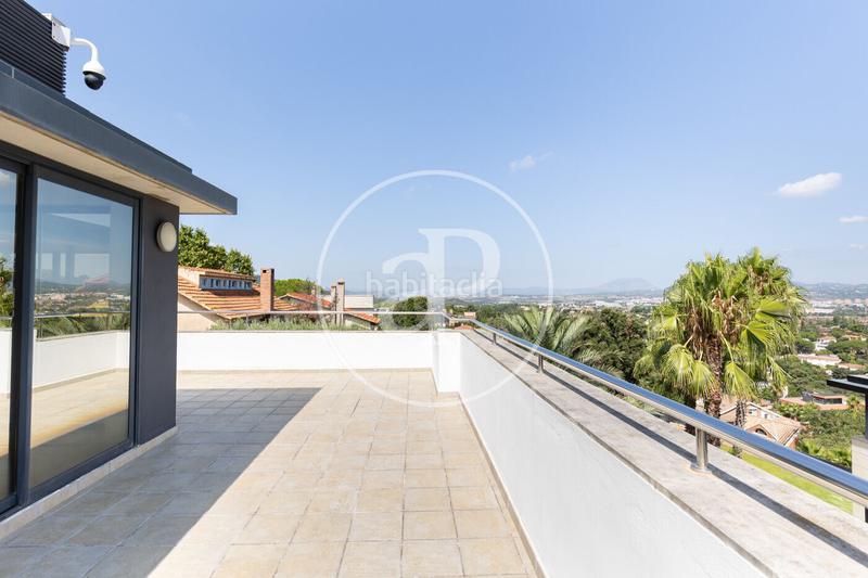 Foto c01d3300-890e-422b-a23f-ad000ec4f5d0. Casa amb calefacció aparcament piscina a Valldoreix Sant Cugat del Vallès