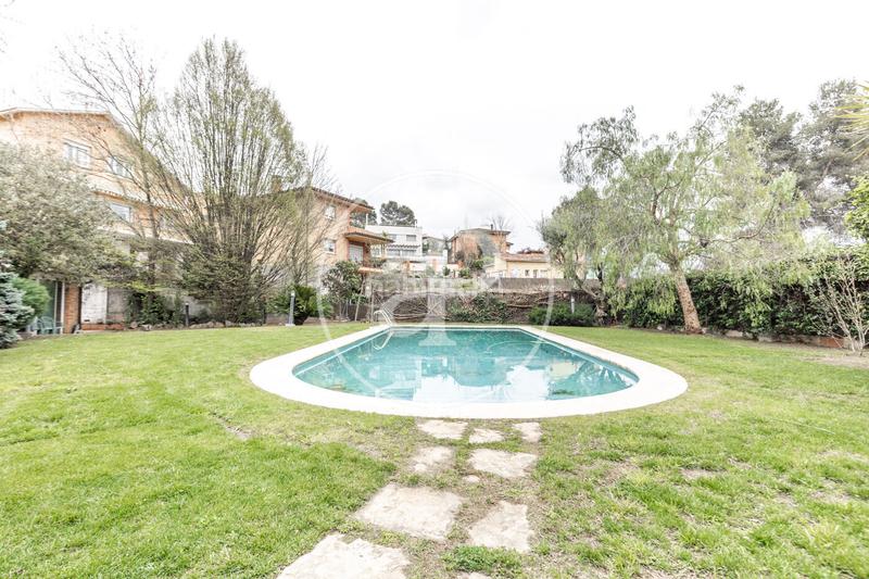 Foto 23cbad17-faa9-4365-a8da-3e6ef89c2ee3. Casa amb calefacció aparcament piscina a La Floresta Sant Cugat del Vallès