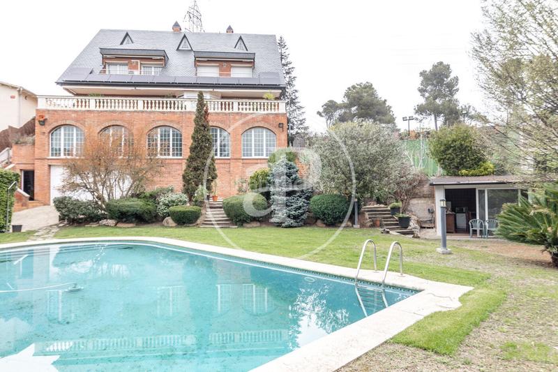 Foto 5b47f293-ba55-45e9-bb22-f8c7ef960ab6. Casa amb calefacció aparcament piscina a La Floresta Sant Cugat del Vallès