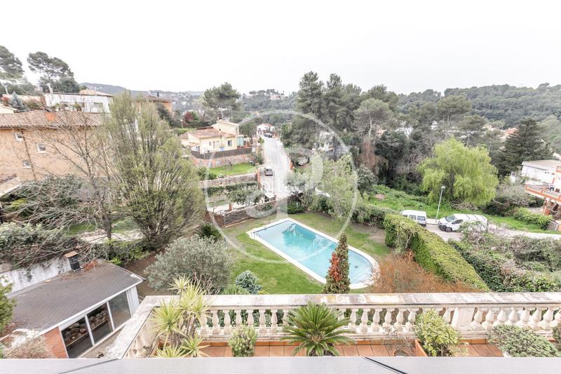 Foto 6db99309-bb0e-4a31-a2db-6ee9ad7808a1. Casa amb calefacció aparcament piscina a La Floresta Sant Cugat del Vallès