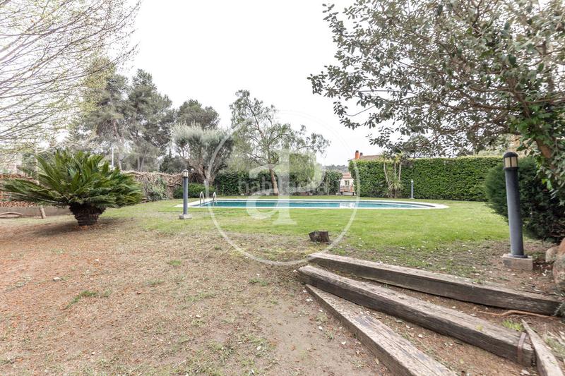 Foto 88e4cb8c-d098-4255-858a-7c2b2e1ab412. Casa amb calefacció aparcament piscina a La Floresta Sant Cugat del Vallès