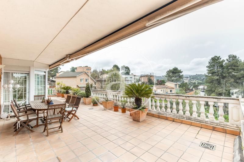 Foto 8d810b4b-2fec-4a6b-bf0d-1acb5601d3b6. Casa amb calefacció aparcament piscina a La Floresta Sant Cugat del Vallès