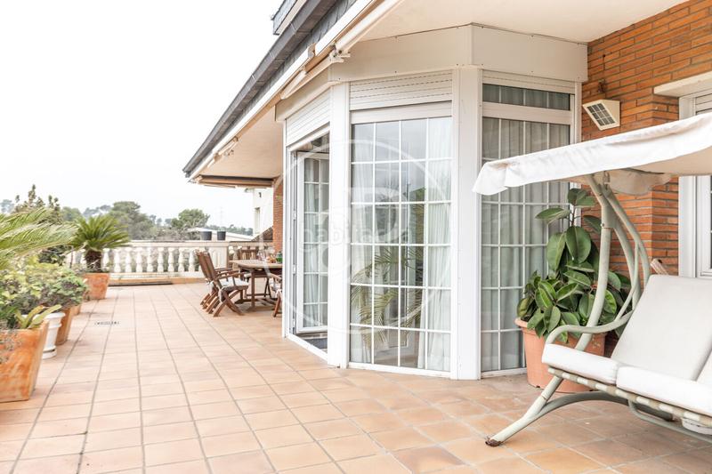 Foto a8ee77ac-30ab-41cb-90a3-378945bafb77. Casa amb calefacció aparcament piscina a La Floresta Sant Cugat del Vallès