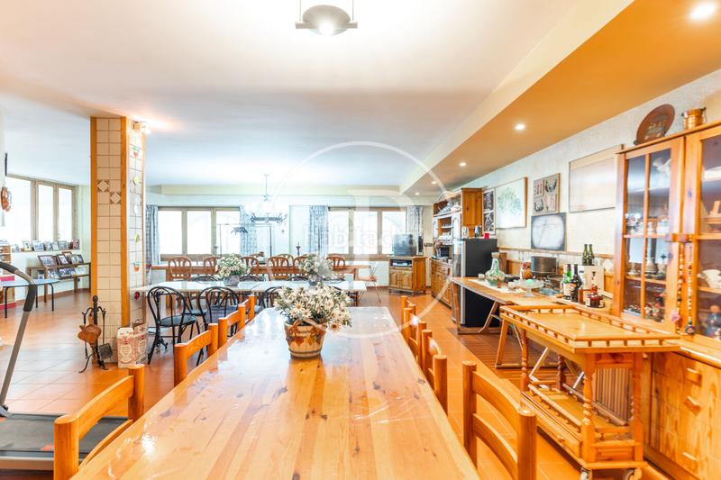 Foto afa783df-9cac-48a6-80b2-ebc10b852e81. Casa amb calefacció aparcament piscina a La Floresta Sant Cugat del Vallès