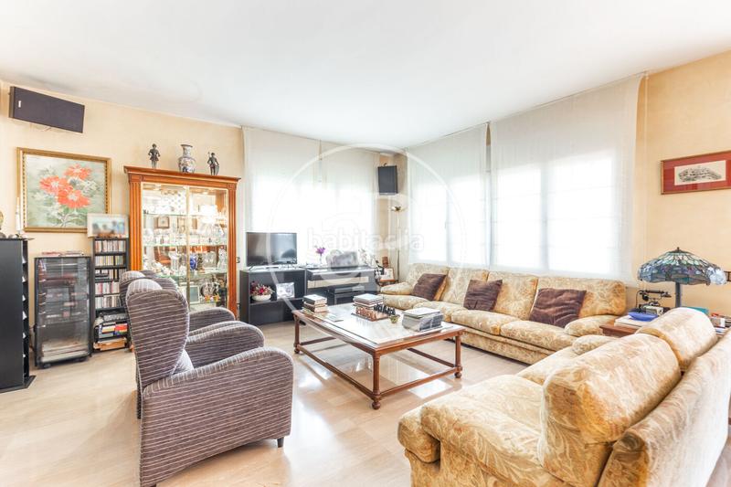 Foto b21cbf6f-7b99-46fd-8b5a-92e42270d35c. Casa amb calefacció aparcament piscina a La Floresta Sant Cugat del Vallès