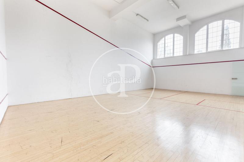 Foto cb7d7227-4ca6-4162-9bd4-9e2ea1a8752b. Casa amb calefacció aparcament piscina a La Floresta Sant Cugat del Vallès