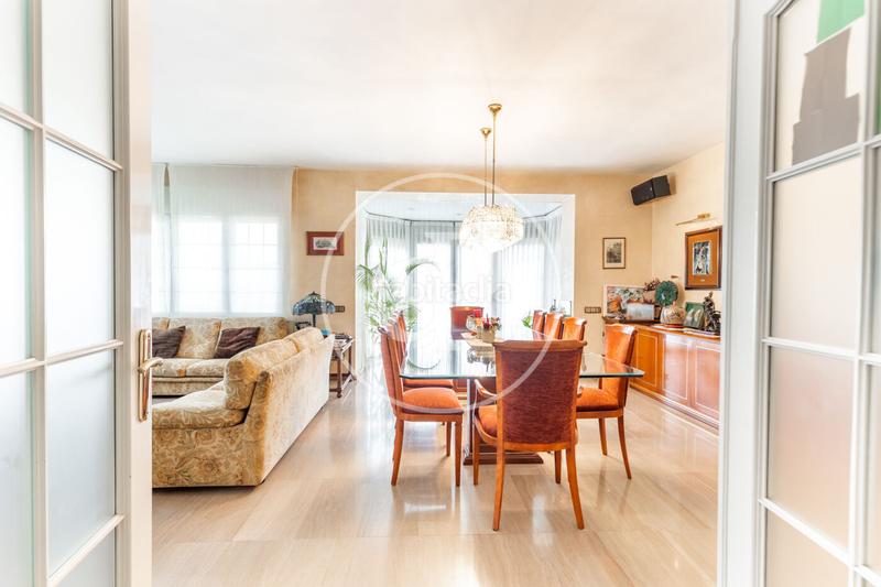 Foto df4eb44f-f7ad-49cc-a005-e5686b051989. Casa amb calefacció aparcament piscina a La Floresta Sant Cugat del Vallès