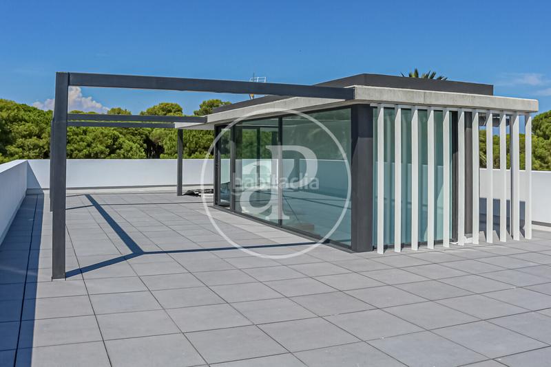 Foto 7b8ed290-5e47-4946-b4fe-c2e1e6aafcda. Rent house with heating parking pool in Gava Mar Gavà