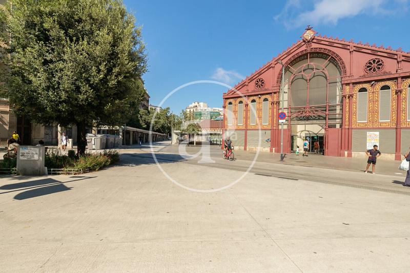 Foto f118d35a-2ab4-4ce5-a832-372b3391daf0. Piso  reformado en venta en el barrio de Sant Antoni en Barcelona
