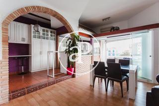 Etagenwohnung in Carrer de la Unió