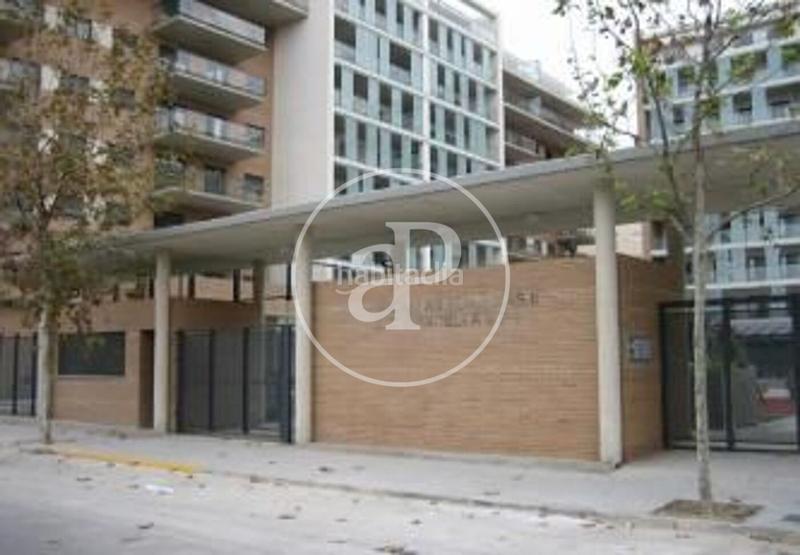 Foto 2613308f-1c3c-4c8f-bdb1-918302270e4c. Rent flat with heating parking pool in Valterna Paterna