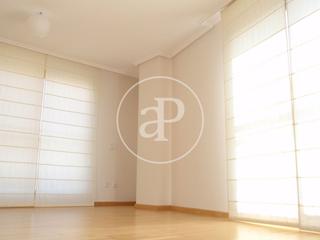 Location Appartement  Pg. de l'albereda. Piso en alquiler en penya roja